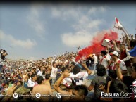 Foto: Barra: La Banda del Basurero • Club: Deportivo Municipal • País: Peru