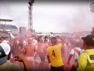 Foto: Barra: La Banda del Basurero • Club: Deportivo Municipal • País: Peru