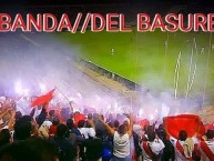 Foto: Barra: La Banda del Basurero • Club: Deportivo Municipal • País: Peru