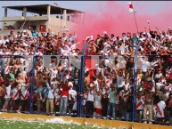 Foto: Barra: La Banda del Basurero • Club: Deportivo Municipal • País: Peru