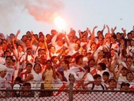 Foto: Barra: La Banda del Basurero • Club: Deportivo Municipal