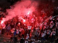 Foto: Barra: La Banda del Basurero • Club: Deportivo Municipal • País: Peru