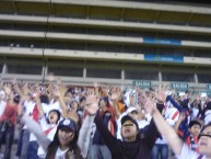 Foto: Barra: La Banda del Basurero • Club: Deportivo Municipal • País: Peru