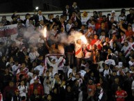 Foto: Barra: La Banda del Basurero • Club: Deportivo Municipal