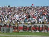 Foto: "La Banda Del Basurero Estadio San Marcos 2006" Barra: La Banda del Basurero • Club: Deportivo Municipal • País: Peru