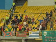 Foto: "Hinchada de Rampla en Colombia vs Santa Fe x copa sudamericana" Barra: La Banda del Camion • Club: Rampla Juniors