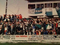 Foto: "año 2001, contra merlo" Barra: La Banda del León &bull; Club: Ituzaingó