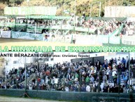 Foto: "contra berazategui, año 2009" Barra: La Banda del Nevado &bull; Club: Excursionistas