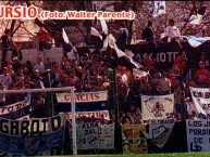 Foto: "en excursio, año 2004" Barra: La Banda del Parque &bull; Club: Deportivo Merlo