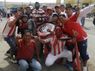 Foto: Barra: La Banda del Pelícano • Club: Unión Huaral