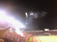 Foto: "noches en el Mateo Flores" Barra: La Banda del Rojo • Club: Municipal