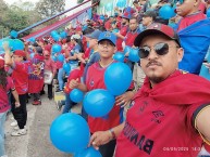 Foto: "Apoyando al mimado de la afición club social y deportivo MUNICIPAL " Barra: La Banda del Rojo • Club: Municipal • País: Guatemala
