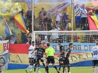 Foto: Barra: La Banda del Tricolor • Club: Colegiales • País: Argentina