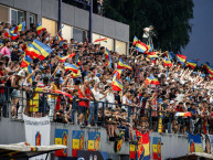 Foto: Barra: La Banda del Tricolor &bull; Club: Colegiales