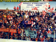 Foto: "en escalada, año 2004" Barra: La Banda Descontrolada &bull; Club: Los Andes &bull; País: Argentina