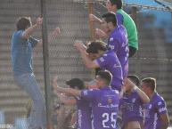 Foto: "Victoria en el minuto 94, con gol de cabeza del ídolo Fleurquin, el gol mas gritado del campeonato, además de ser la última victoria de Defensor" Barra: La Banda Marley • Club: Defensor • País: Uruguay