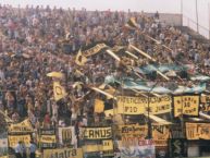 Foto: Barra: La Banda Monstruo • Club: Almirante Brown