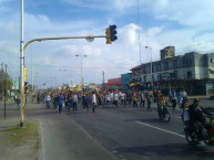 Foto: "Caminando a Mataderos" Barra: La Banda Monstruo &bull; Club: Almirante Brown
