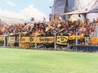 Foto: "En Arrecifes" Barra: La Banda Monstruo &bull; Club: Almirante Brown &bull; País: Argentina
