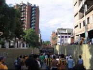 Foto: "Caminando a Morón" Barra: La Banda Monstruo &bull; Club: Almirante Brown &bull; País: Argentina