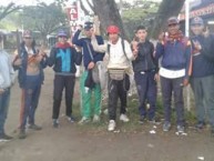 Foto: "LA GLORIOSA BANDA TRIKOLOR EN TUNJA BOYACA" Barra: La Banda Tricolor • Club: Deportivo Pasto • País: Colombia