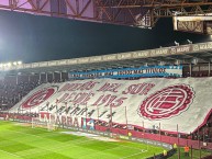 Foto: "DUENOS DEL SUR DESDE 1915" Barra: La Barra 14 &bull; Club: Lanús