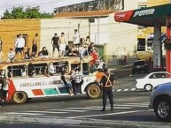 Foto: "Mafia Negra Trinidad LBO" Barra: La Barra 79 • Club: Olimpia • País: Paraguay