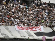 Foto: "Dedicado al Presidente de la Asociacion Paraguaya de Futbol" Barra: La Barra 79 • Club: Olimpia • País: Paraguay