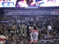 Foto: "SOMOS DEMASIADO GRANDES PARA UN PAIS TAN CHICO - 20/04/2019 vs Cerro porteño" Barra: La Barra 79 • Club: Olimpia • País: Paraguay