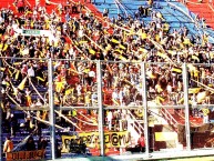 Foto: "Comu contra Colegiales, en San Lorenzo. Final de Primera C 2005" Barra: La Barra de Agronomia &bull; Club: Club Comunicaciones