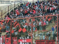Foto: "En Paternal, contra argentinos, año 2004" Barra: La Barra del Dragón • Club: Defensores de Belgrano • País: Argentina