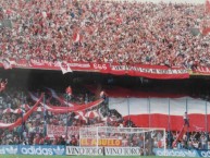 Foto: "La eterna barra vieja copando El Cilindro" Barra: La Barra del Rojo • Club: Independiente • País: Argentina