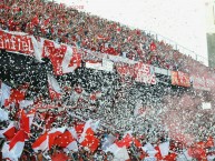 Foto: "Papelitos" Barra: La Barra del Rojo • Club: Independiente • País: Argentina