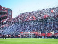 Foto: "Lluvia de papeles" Barra: La Barra del Rojo • Club: Independiente • País: Argentina