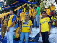 Foto: Barra: La Fiel Amarilla • Club: Once Municipal • País: El Salvador