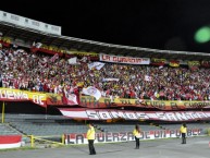 Foto: Barra: La Guardia Albi Roja Sur • Club: Independiente Santa Fe • País: Colombia