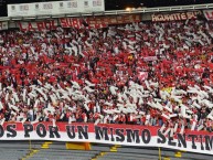 Foto: "Final Copa Sudamerica 09/12/2015" Barra: La Guardia Albi Roja Sur • Club: Independiente Santa Fe