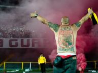 Foto: Barra: La Guardia Albi Roja Sur • Club: Independiente Santa Fe