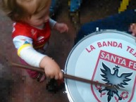 Foto: "De la cuna al cajon" Barra: La Guardia Albi Roja Sur • Club: Independiente Santa Fe