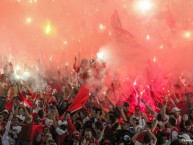 Foto: "Campeón de la Liga Ãguila II 2016" Barra: La Guardia Albi Roja Sur • Club: Independiente Santa Fe • País: Colombia