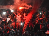 Foto: Barra: La Guardia Albi Roja Sur • Club: Independiente Santa Fe • País: Colombia