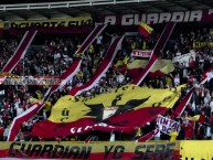 Foto: "Homenaje a Bogotá" Barra: La Guardia Albi Roja Sur • Club: Independiente Santa Fe • País: Colombia