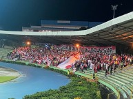 Foto: "LGARS en Armenia" Barra: La Guardia Albi Roja Sur • Club: Independiente Santa Fe • País: Colombia