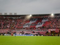 Foto: "FRENTE KENNEDY // LGARS" Barra: La Guardia Albi Roja Sur • Club: Independiente Santa Fe