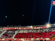 Foto: "Viviendo la historia a tu lado" Barra: La Guardia Albi Roja Sur &bull; Club: Independiente Santa Fe