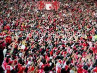 Foto: Barra: La Guardia Albi Roja Sur • Club: Independiente Santa Fe • País: Colombia