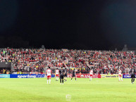Foto: "Santa Fe VS Platense Copa Libertadores 2026" Barra: La Guardia Albi Roja Sur &bull; Club: Independiente Santa Fe