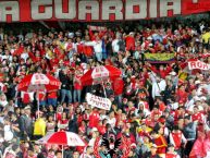 Foto: Barra: La Guardia Albi Roja Sur • Club: Independiente Santa Fe • País: Colombia