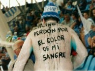 Foto: "Perdón por el color de mi sangre" Barra: La Guardia Imperial • Club: Racing Club