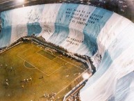 Foto: "Mas alla de la logica mas alla de la razon te entrego mi vida y mi corazon" Barra: La Guardia Imperial • Club: Racing Club